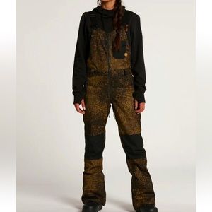 VOLCOM Women's SWIFT Bib Overall Snow Pants - LEO - Medium